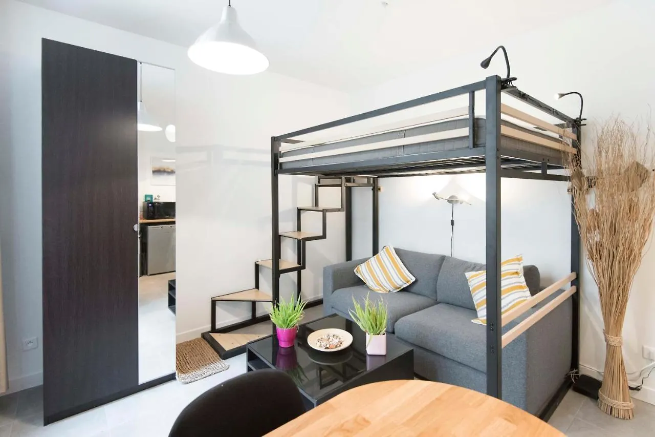 Functional Near Montmartre Апартаменты *